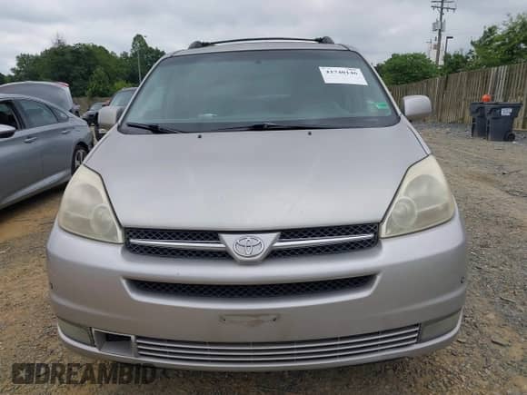 2005 Toyota Sienna XLE z VIN 5TDZA22C25S266616, wystawiony jako IAAI lot #42740146 z przebiegiem 174 213 mil mil oraz . Historia ofert i sprzedaży dostępna na DreamBid. Obrazek 6.