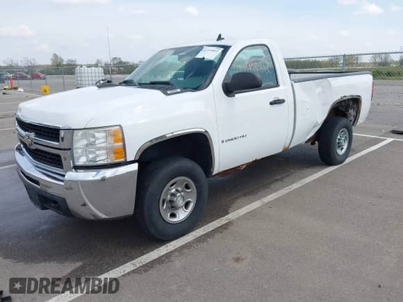 2008 Chevrolet Silverado 2500HD Work Truck z VIN 1GCHC24K18E160498, wystawiony jako IAAI lot #42144812 z przebiegiem 151 213 mil mil oraz . Historia ofert i sprzedaży dostępna na DreamBid. Obrazek 2.