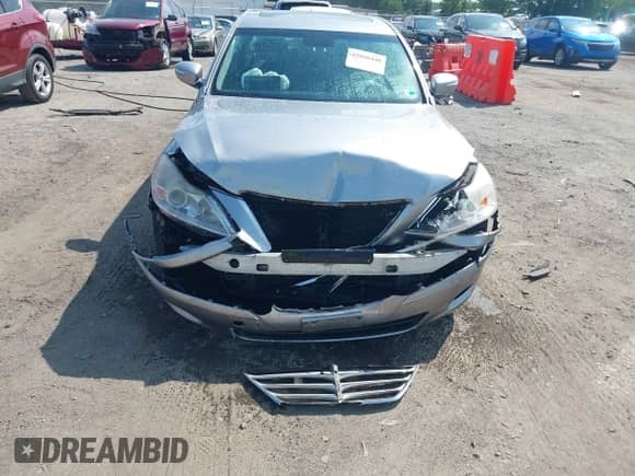 2010 Hyundai Genesis z VIN KMHGC4DE7AU080292, wystawiony jako IAAI lot #42856448 z przebiegiem 167 994 mil mil oraz . Historia ofert i sprzedaży dostępna na DreamBid. Obrazek 6.