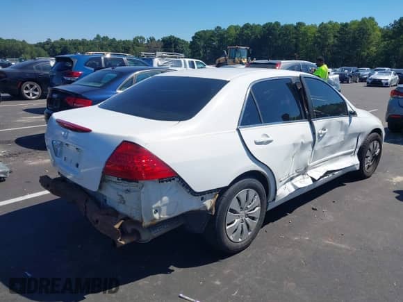 2006 Honda Accord LX с VIN 1HGCM56406A161123, выставлен на аукционе IAAI как лот 43080547 с пробегом 229 916 миль миль и . История ставок и продаж доступна на DreamBid. Изображение 4.