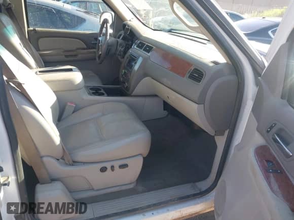 2007 GMC Sierra 1500 Work Truck z VIN 1GTEK19067Z584984, wystawiony jako IAAI lot #42665256 z przebiegiem 421 447 mil mil oraz . Historia ofert i sprzedaży dostępna na DreamBid. Obrazek 5.