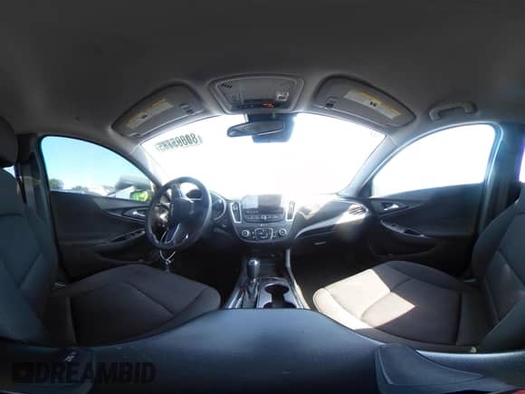 2020 Chevrolet Malibu LS z VIN 1G1ZC5ST5LF106330, wystawiony jako IAAI lot #43287810 z przebiegiem 144 130 mil mil oraz . Historia ofert i sprzedaży dostępna na DreamBid. Obrazek 19.