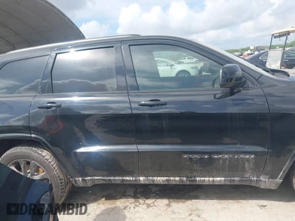 2020 Jeep Grand Cherokee Altitude with VIN 1C4RJEAG2LC355395, listed as a IAAI auction lot 42679925 with 86,025 mi miles and . Bid and sale history available at DreamBid. Image 12.