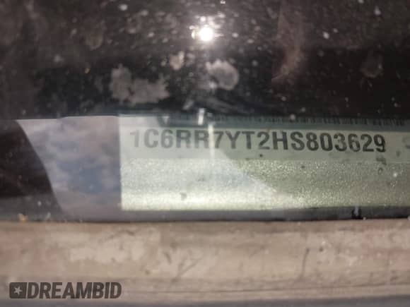 2017 Ram 1500 Rebel z VIN 1C6RR7YT2HS803629, wystawiony jako IAAI lot #42914264 z przebiegiem 76 836 mil mil oraz . Historia ofert i sprzedaży dostępna na DreamBid. Obrazek 9.