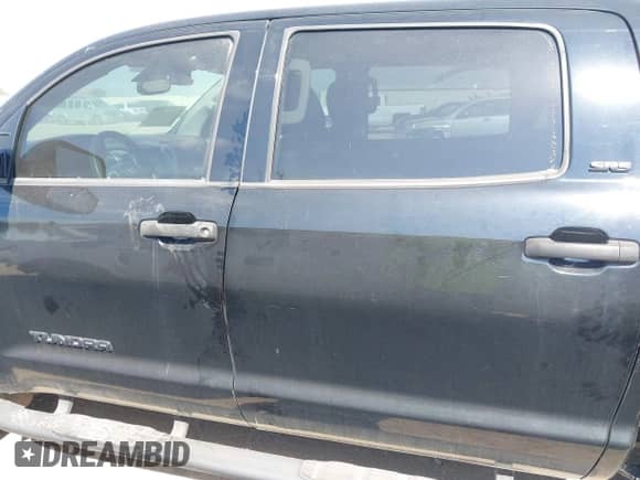 2020 Toyota Tundra SR5 с VIN 5TFDY5F19LX875273, выставлен на аукционе IAAI как лот 43152678 с пробегом 168 862 миль миль и . История ставок и продаж доступна на DreamBid. Изображение 15.