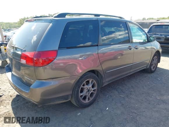 2004 Toyota Sienna XLE z VIN 5TDZA22C34S128243, wystawiony jako IAAI lot #43219663 z przebiegiem 228 119 mil mil oraz . Historia ofert i sprzedaży dostępna na DreamBid. Obrazek 4.