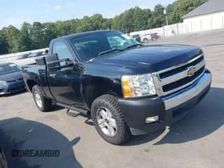 2008 Chevrolet Silverado 1500 Work Truck z VIN 1GCEC14X38Z323430, wystawiony jako IAAI lot #43237439 z przebiegiem 242 146 mil mil oraz . Historia ofert i sprzedaży dostępna na DreamBid. Obrazek 1.