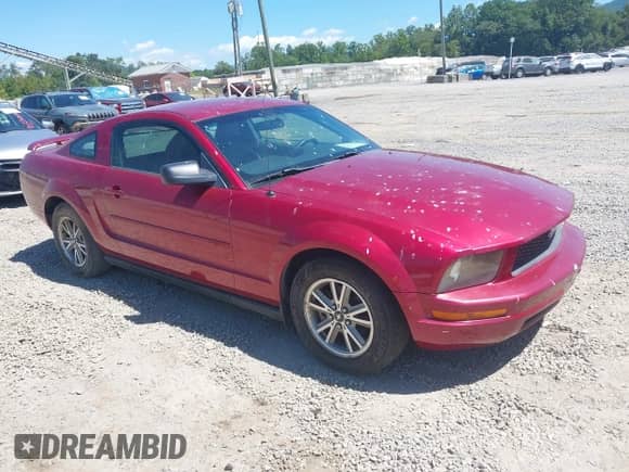 2005 Ford Mustang Deluxe with VIN 1ZVFT80NX55225500, listed as a IAAI auction lot 43113192 with 157,732 mi miles and . Bid and sale history available at DreamBid. Image 1.