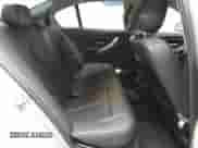 2018 BMW 3 Series 320i z VIN WBA8A9C57JK623002, wystawiony jako Copart lot #91048195 z przebiegiem 70 926 mil mil oraz Szkoda całkowita • Salvage title. Historia ofert i sprzedaży dostępna na DreamBid. Obrazek 10.