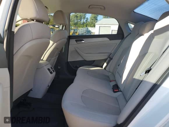 2019 Hyundai Sonata Limited with VIN 5NPE34AF8KH810361, listed as a Copart auction lot 71671545 with 58,085 mi miles and Salvage title. Bid and sale history available at DreamBid. Image 10.