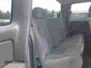 2005 Chevrolet Silverado 1500 LS z VIN 2GCEC19V751152385, wystawiony jako IAAI lot #43360918 z przebiegiem 158 152 mil mil oraz . Historia ofert i sprzedaży dostępna na DreamBid. Obrazek 8.