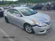 2014 Hyundai Sonata GLS z VIN 5NPEB4AC9EH910725, wystawiony jako IAAI lot #42262687 z przebiegiem 194 646 mil mil oraz . Historia ofert i sprzedaży dostępna na DreamBid. Obrazek 1.