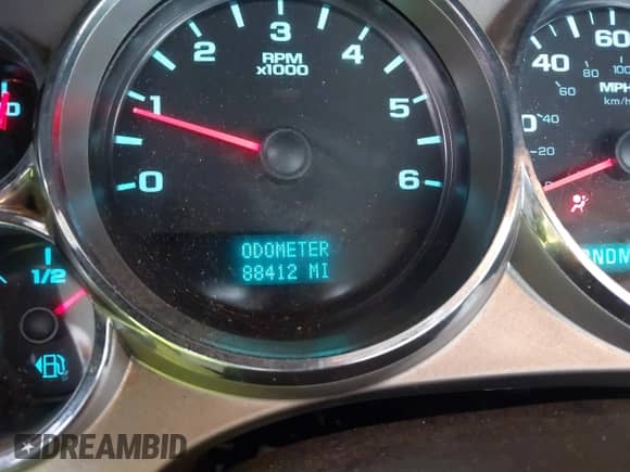 2012 Chevrolet Silverado 2500HD Work Truck z VIN 1GB0CVCG8CF145676, wystawiony jako IAAI lot #41835188 z przebiegiem 88 412 mil mil oraz . Historia ofert i sprzedaży dostępna na DreamBid. Obrazek 15.