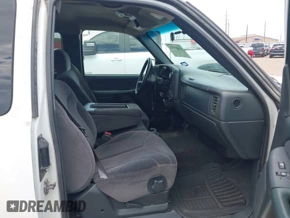 2001 GMC Sierra 1500 SLE z VIN 2GTEC19V011173301, wystawiony jako IAAI lot #43069793 z przebiegiem 214 735 mil mil oraz . Historia ofert i sprzedaży dostępna na DreamBid. Obrazek 5.