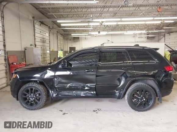 2018 Jeep Grand Cherokee Laredo с VIN 1C4RJFAG0JC466739, выставлен на аукционе IAAI как лот 41974220 с пробегом 107 996 миль миль и . История ставок и продаж доступна на DreamBid. Изображение 14.