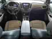 2020 Chevrolet Equinox Premier z VIN 3GNAXYEX6LS600160, wystawiony jako Copart lot #65073195 z przebiegiem 56 948 mil mil oraz Szkoda całkowita • Salvage title. Historia ofert i sprzedaży dostępna na DreamBid. Obrazek 8.