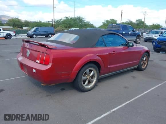 2005 Ford Mustang Deluxe с VIN 1ZVFT84N855231273, выставлен на аукционе IAAI как лот 43504723 с пробегом 162 784 миль миль и . История ставок и продаж доступна на DreamBid. Изображение 4.