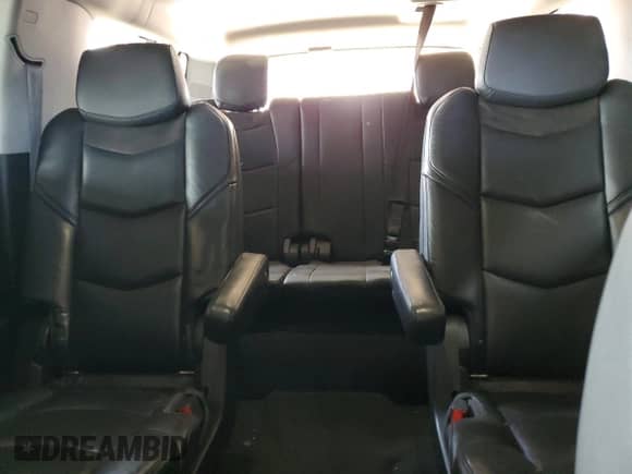 2018 Cadillac Escalade ESV с VIN 1GYS3GKJ3JR368615, выставлен на аукционе Copart как лот 56649215 с пробегом 174 751 миль миль и Списание • Salvage title. История ставок и продаж доступна на DreamBid. Изображение 10.