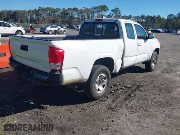 2016 Toyota Tacoma SR with VIN 5TFRX5GN4GX058969, listed as a IAAI auction lot 43590771 with 237,437 mi miles and . Bid and sale history available at DreamBid. Image 4.