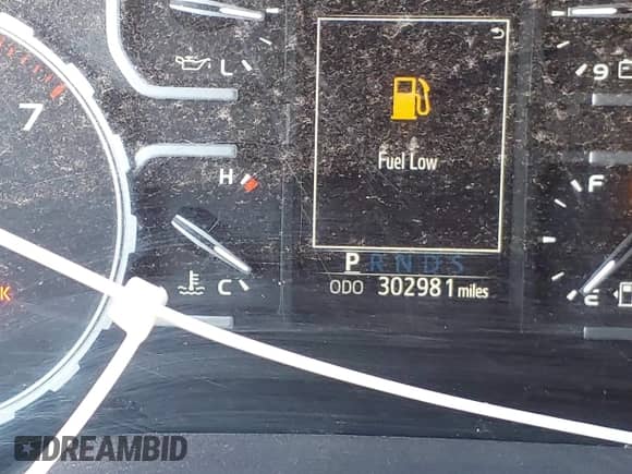 2018 Toyota Tundra SR с VIN 5TFUW5F17JX713466, выставлен на аукционе IAAI как лот 42357423 с пробегом 302 981 миль миль и . История ставок и продаж доступна на DreamBid. Изображение 16.