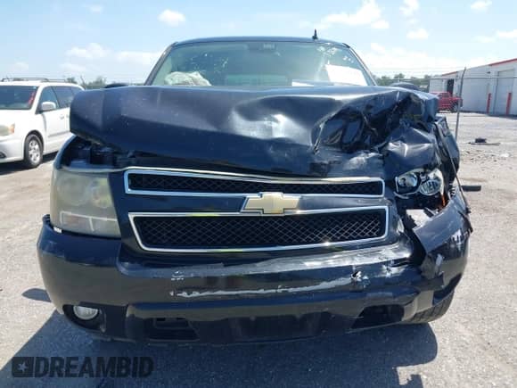 2007 Chevrolet Suburban LT with VIN 3GNFC160X7G163024, listed as a IAAI auction lot 42850735 with 178,239 mi miles and . Bid and sale history available at DreamBid. Image 10.