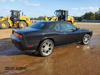 2010 Dodge Challenger SE z VIN 2B3CJ4DVXAH279429, wystawiony jako Copart lot #85328035 z przebiegiem 210 322 mil mil oraz Czysty tytuł • Clean title. Historia ofert i sprzedaży dostępna na DreamBid. Obrazek 3.
