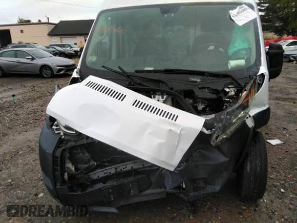 2021 Ram ProMaster Cargo z VIN 3C6LRVDG4ME527924, wystawiony jako IAAI lot #42480600 z przebiegiem 62 806 mil mil oraz . Historia ofert i sprzedaży dostępna na DreamBid. Obrazek 6.