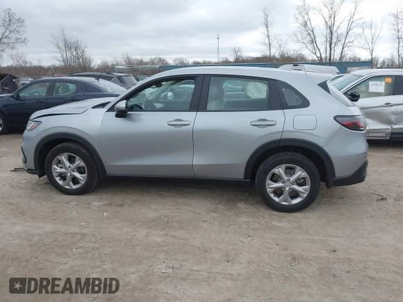 2025 Honda HR-V LX с VIN 3CZRZ2H36SM732358, выставлен на аукционе IAAI как лот 42029042 с пробегом 2 188 миль миль и . История ставок и продаж доступна на DreamBid. Изображение 14.