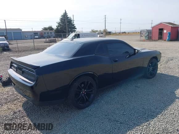 2017 Dodge Challenger SXT с VIN 2C3CDZAG2HH606011, выставлен на аукционе IAAI как лот 43121850 с пробегом 90 329 миль миль и . История ставок и продаж доступна на DreamBid. Изображение 4.