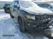 2018 Jeep Compass Trailhawk z VIN 3C4NJDDBXJT130698, wystawiony jako Copart lot #88697635 z przebiegiem 115 827 mil mil oraz Szkoda całkowita • Salvage title. Historia ofert i sprzedaży dostępna na DreamBid. Obrazek 12.
