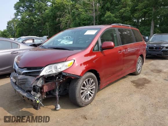 2019 Toyota Sienna XLE Auto Access Seat with VIN 5TDYZ3DC8KS008815, listed as a IAAI auction lot 42364427 with 71,638 mi miles and . Bid and sale history available at DreamBid. Image 2.