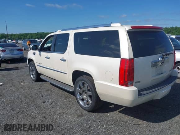2009 Cadillac Escalade ESV with VIN 1GYFK26269R263525, listed as a IAAI auction lot 42274557 with 135,140 mi miles and . Bid and sale history available at DreamBid. Image 13.