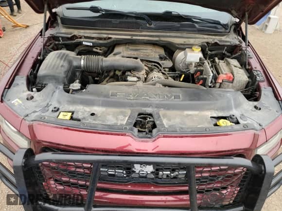 2019 Ram 1500 Laramie z VIN 1C6SRFDT0KN746743, wystawiony jako Copart lot #69297895 z przebiegiem 158 279 mil mil oraz Nie do naprawy • Non repairable. Historia ofert i sprzedaży dostępna na DreamBid. Obrazek 11.