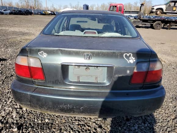 1997 Honda Accord Value z VIN 1HGCD5681VA189871, wystawiony jako Copart lot #42367595 z przebiegiem 207 880 mil mil oraz Szkoda całkowita • Salvage title. Historia ofert i sprzedaży dostępna na DreamBid. Obrazek 6.
