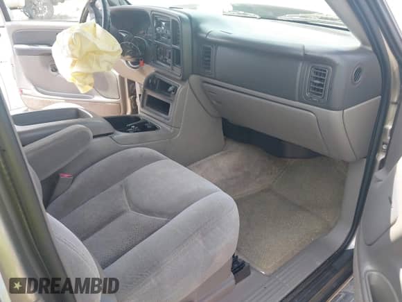 2003 Chevrolet Tahoe LT z VIN 1GNEC13Z13R264753, wystawiony jako IAAI lot #42625437 z przebiegiem Nie podano mil oraz . Historia ofert i sprzedaży dostępna na DreamBid. Obrazek 5.