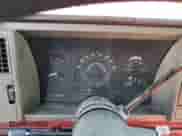 1989 GMC Sierra 1500 z VIN 1GTDC14K2KE536979, wystawiony jako Copart lot #67909305 z przebiegiem 187 105 mil mil oraz Szkoda całkowita • Salvage title. Historia ofert i sprzedaży dostępna na DreamBid. Obrazek 9.