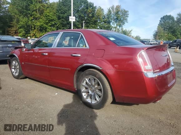 2011 Chrysler 300 C с VIN 2C3CA6CT0BH528501, выставлен на аукционе Copart как лот 84598305 с пробегом 132 067 миль миль и Списание • Salvage title. История ставок и продаж доступна на DreamBid. Изображение 2.