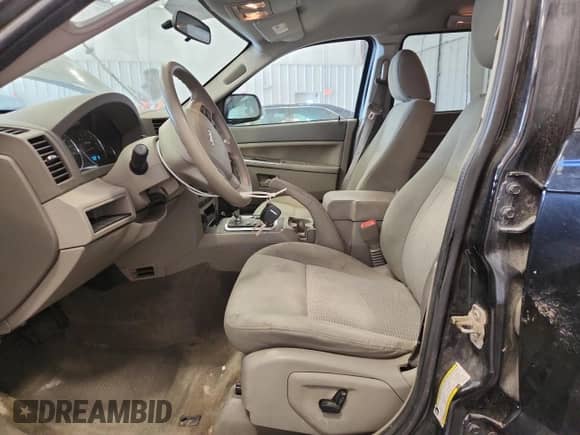 2007 Jeep Grand Cherokee Laredo с VIN 1J8GR48K47C614570, выставлен на аукционе Copart как лот 89914865 с пробегом 234 067 миль миль и На запчасти • Non repairable. История ставок и продаж доступна на DreamBid. Изображение 7.