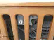 1987 Jeep Wrangler z VIN 2BCCL81J3HB503091, wystawiony jako Copart lot #70991035 z przebiegiem 213 248 mil mil oraz Czysty tytuł • Clean title. Historia ofert i sprzedaży dostępna na DreamBid. Obrazek 11.