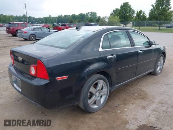 2012 Chevrolet Malibu 3LT z VIN 1G1ZF5E78CF182405, wystawiony jako IAAI lot #42496455 z przebiegiem 146 563 mil mil oraz . Historia ofert i sprzedaży dostępna na DreamBid. Obrazek 4.