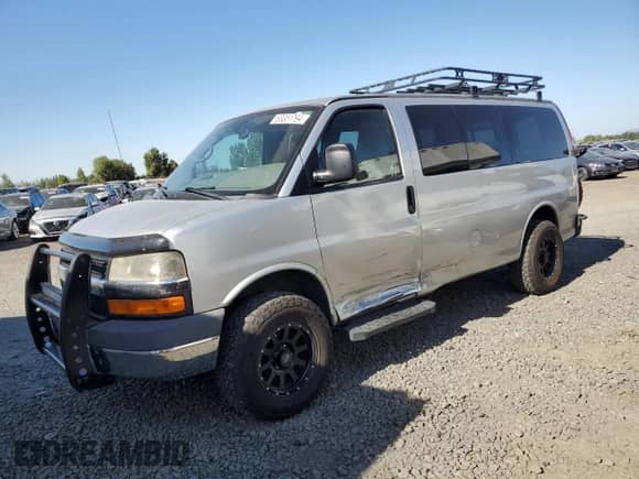 2010 Chevrolet City Express Cargo z VIN 1GNUHCD4XA1161273, wystawiony jako Copart lot #68351794 z przebiegiem 157 469 mil mil oraz Szkoda całkowita • Salvage title. Historia ofert i sprzedaży dostępna na DreamBid. Obrazek 1.