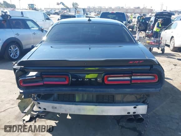 2018 Dodge Challenger R/T Scat Pack z VIN 2C3CDZFJ4JH209555, wystawiony jako IAAI lot #43225669 z przebiegiem 66 405 mil mil oraz . Historia ofert i sprzedaży dostępna na DreamBid. Obrazek 16.