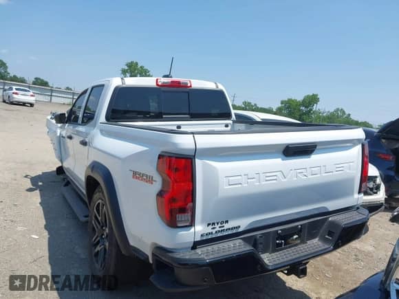 2025 Chevrolet Colorado 4WD Trail Boss с VIN 1GCPTEEK5S1120855, выставлен на аукционе IAAI как лот 42454129 с пробегом 2 696 миль миль и . История ставок и продаж доступна на DreamBid. Изображение 3.