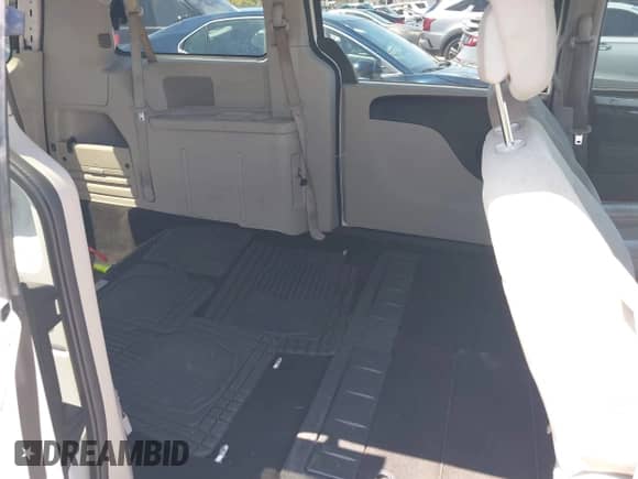 2012 Dodge Grand Caravan SE с VIN 2C4RDGBG9CR242083, выставлен на аукционе IAAI как лот 42279021 с пробегом 147 367 миль миль и . История ставок и продаж доступна на DreamBid. Изображение 8.