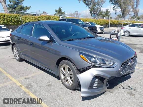 2019 Hyundai Sonata Sport с VIN 5NPE34AF0KH729418, выставлен на аукционе IAAI как лот 41799327 с пробегом 19 234 миль миль и . История ставок и продаж доступна на DreamBid. Изображение 1.