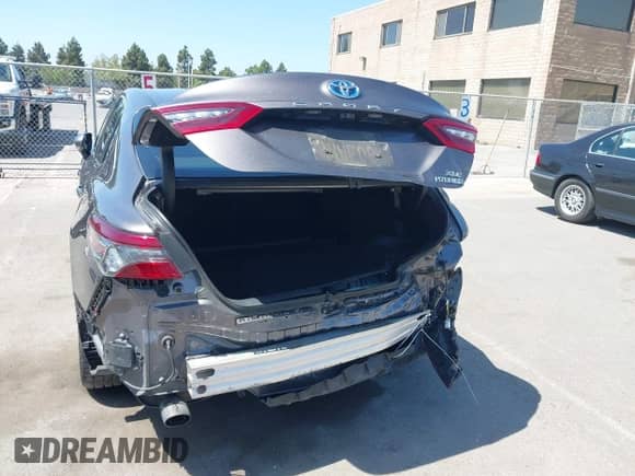 2021 Toyota Camry Hybrid XLE with VIN 4T1F31AK9MU560049, listed as a IAAI auction lot 42211169 with 182,185 mi miles and . Bid and sale history available at DreamBid. Image 17.