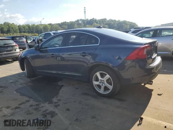 2013 Volvo S60 T5 с VIN YV1612FHXD2197666, выставлен на аукционе Copart как лот 85134815 с пробегом 209 347 миль миль и Списание • Salvage title. История ставок и продаж доступна на DreamBid. Изображение 2.