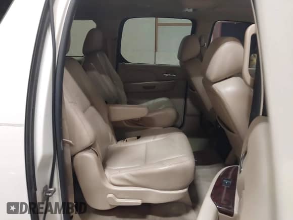 2014 Cadillac Escalade ESV Luxury с VIN 1GYS4HEF3ER111941, выставлен на аукционе IAAI как лот 42165033 с пробегом 158 964 миль миль и . История ставок и продаж доступна на DreamBid. Изображение 8.