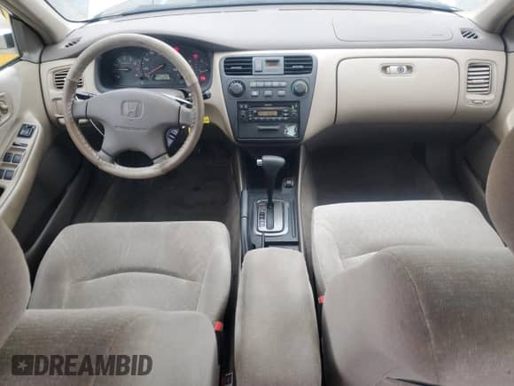 2001 Honda Accord LX z VIN 1HGCG56461A057154, wystawiony jako Copart lot #65963735 z przebiegiem 159 765 mil mil oraz Czysty tytuł • Clean title. Historia ofert i sprzedaży dostępna na DreamBid. Obrazek 8.