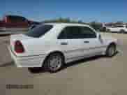 1999 Mercedes-Benz C 230/260/280/320 z VIN WDBHA24GXXA705698, wystawiony jako Copart lot #54093535 z przebiegiem 184 453 mil mil oraz Czysty tytuł • Clean title. Historia ofert i sprzedaży dostępna na DreamBid. Obrazek 3.